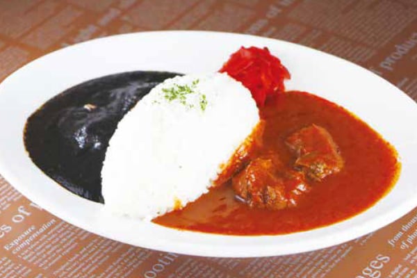 赤黒ハーフ＆ハーフカレー